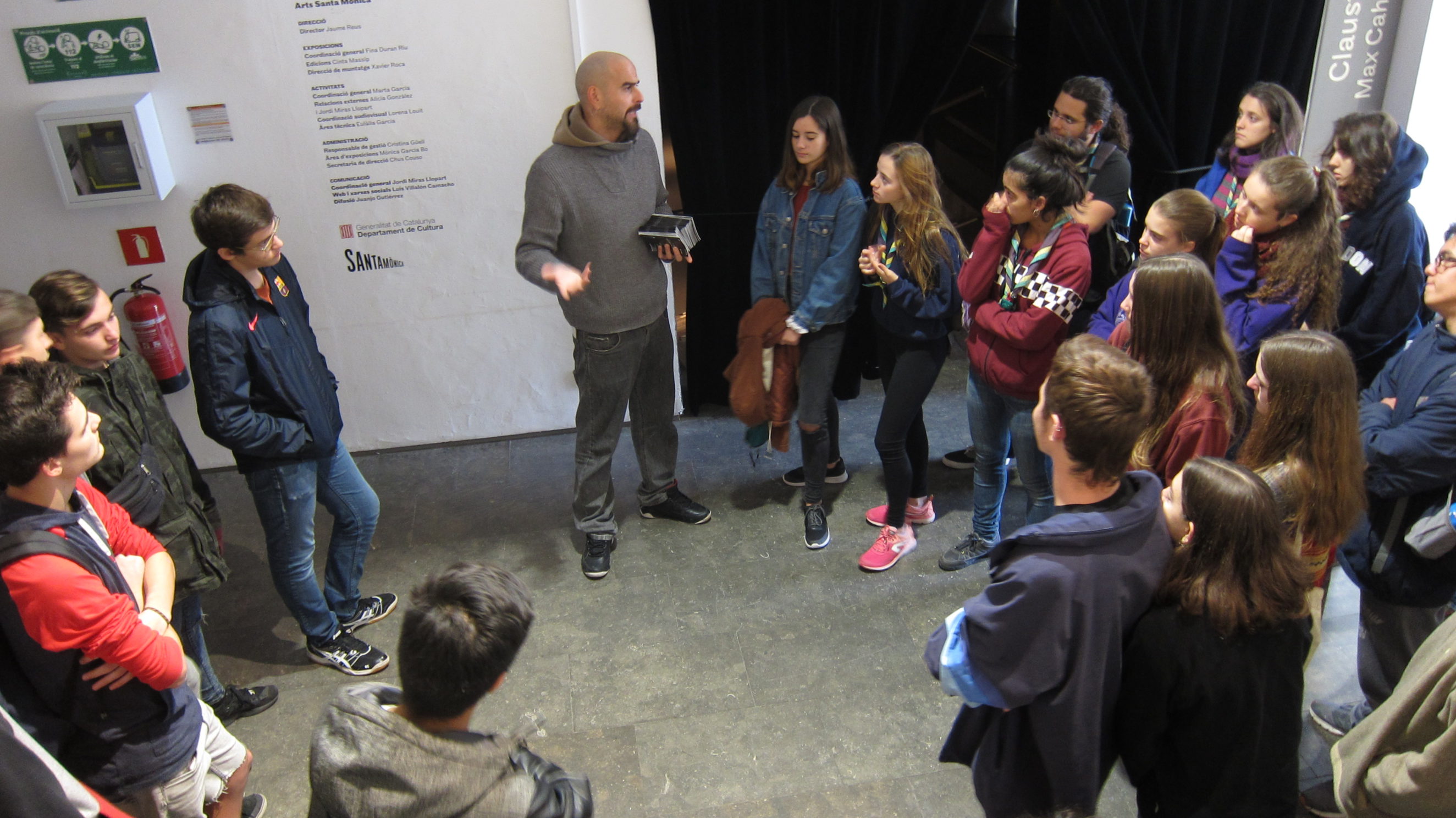 (Català) Visita Hack. Taller de Rimes amb en Pau Llonch